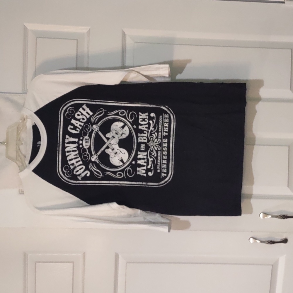 Johnny Cash Man in Black black and white baseball style tee. Size medium
